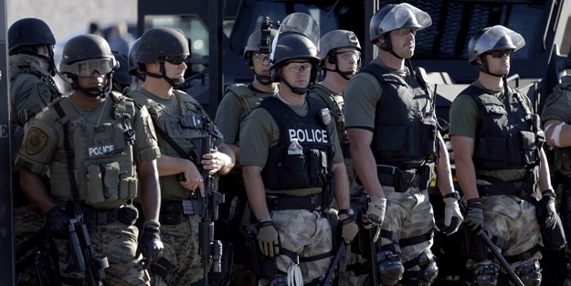 Polise küfretti, üstüne 35 bin dolar aldı