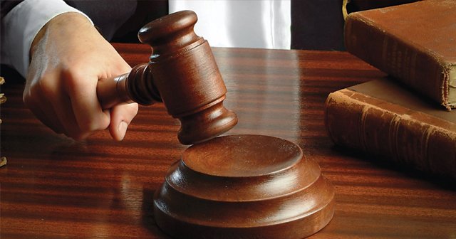 Polise yumruk atan sürücüye hapis cezası verildi