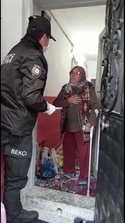 Polisi aramaktan çekindiğini söyleyen Meryem teyzenin yüreğine su serpti 
