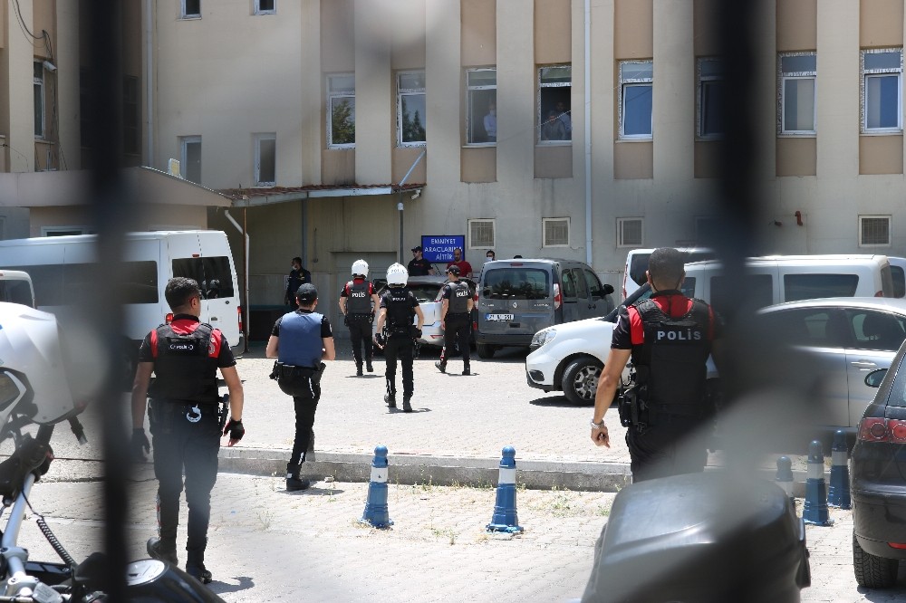 Polisi şehit eden zanlılar adliyeye çıkarıldı 