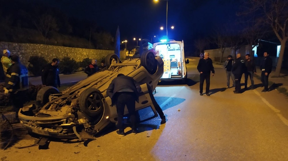 Polisin ‘dur’ ihtarına uymayan sürücü kaza yaptı 