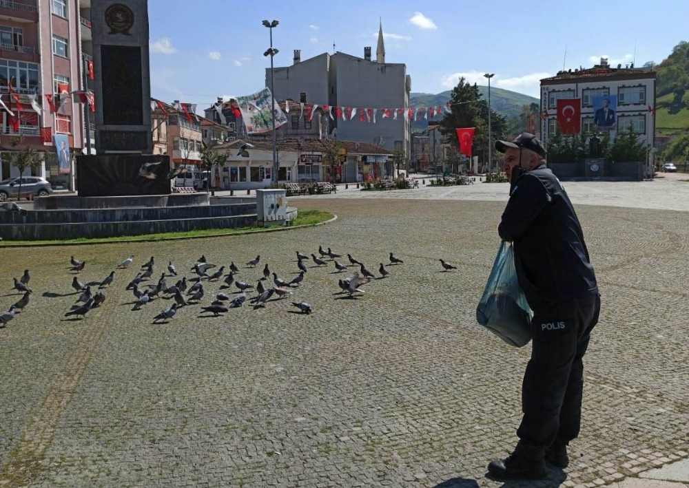 Polisin hayvan sevgisi 