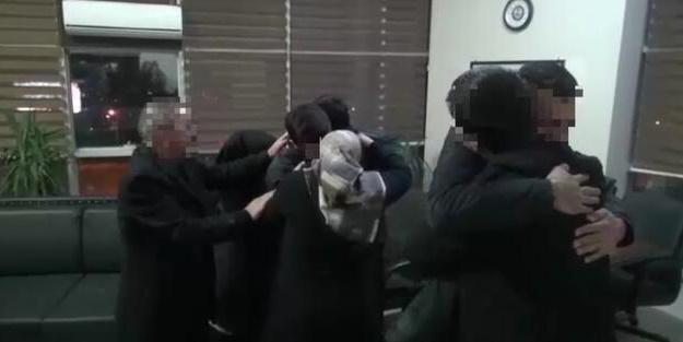 Polisin ikna ettiği teröristler aileleriyle buluşturuldu