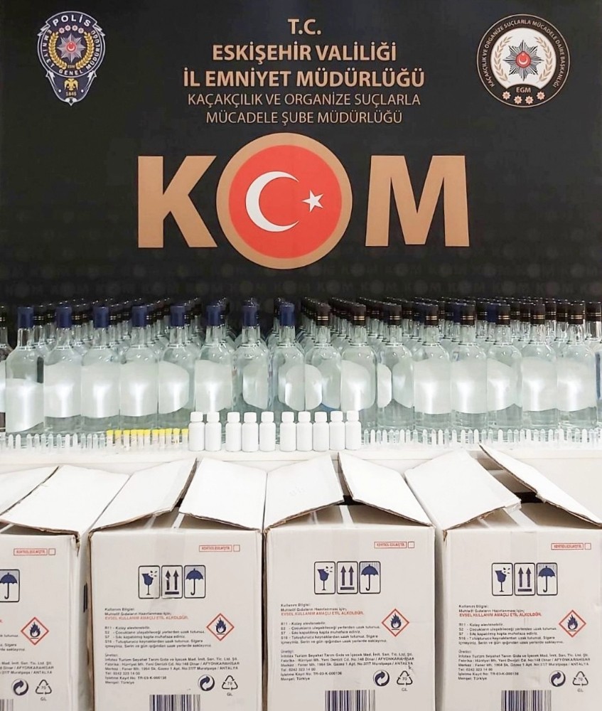 Polisin şüphelendiği araçtan 168 şişe kaçak alkol çıktı 