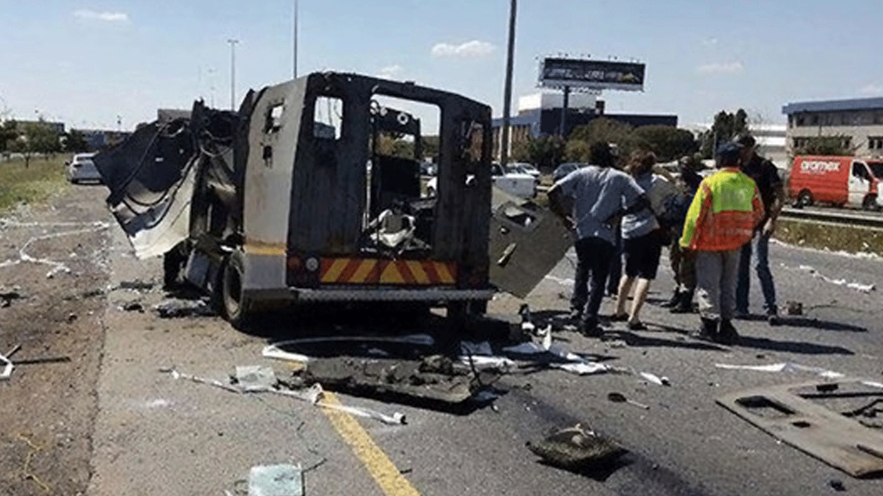 Polisle çatışmaya giren 5 soyguncu öldürüldü