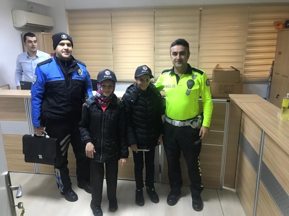 Polislerden öğrencilere karne sürprizi 