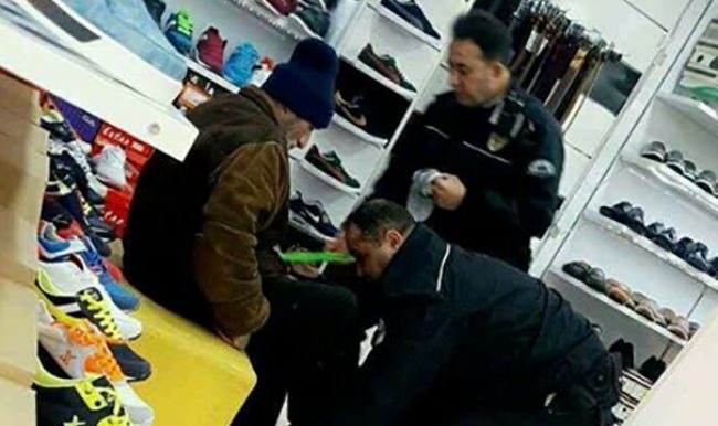 Polislerden takdir toplayan davranış...