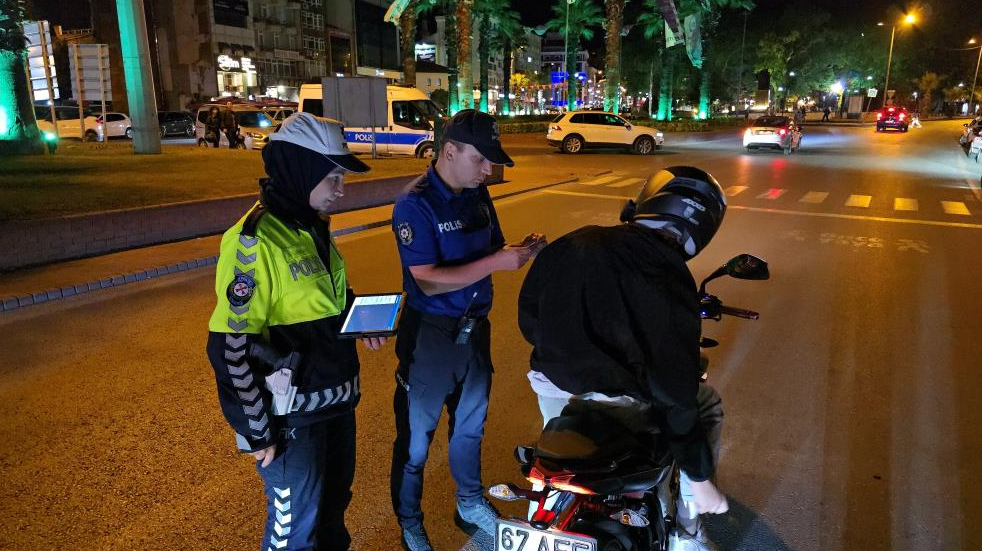 Polisten bayram öncesi huzur ve güven uygulaması