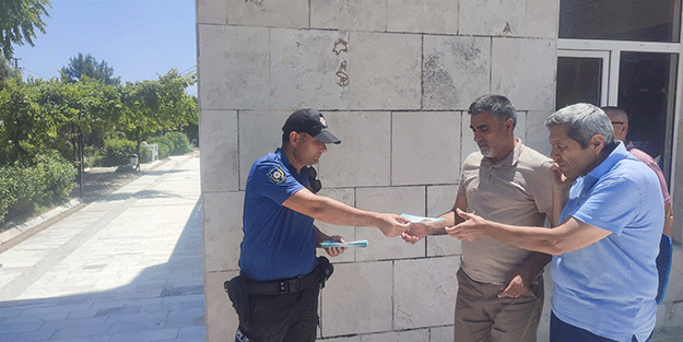 Polisten dolandırıcılığa karşı broşürlü uyarı