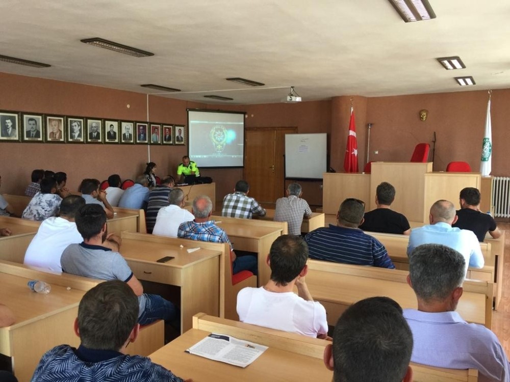 Polisten hükümlülere trafik eğitimi 