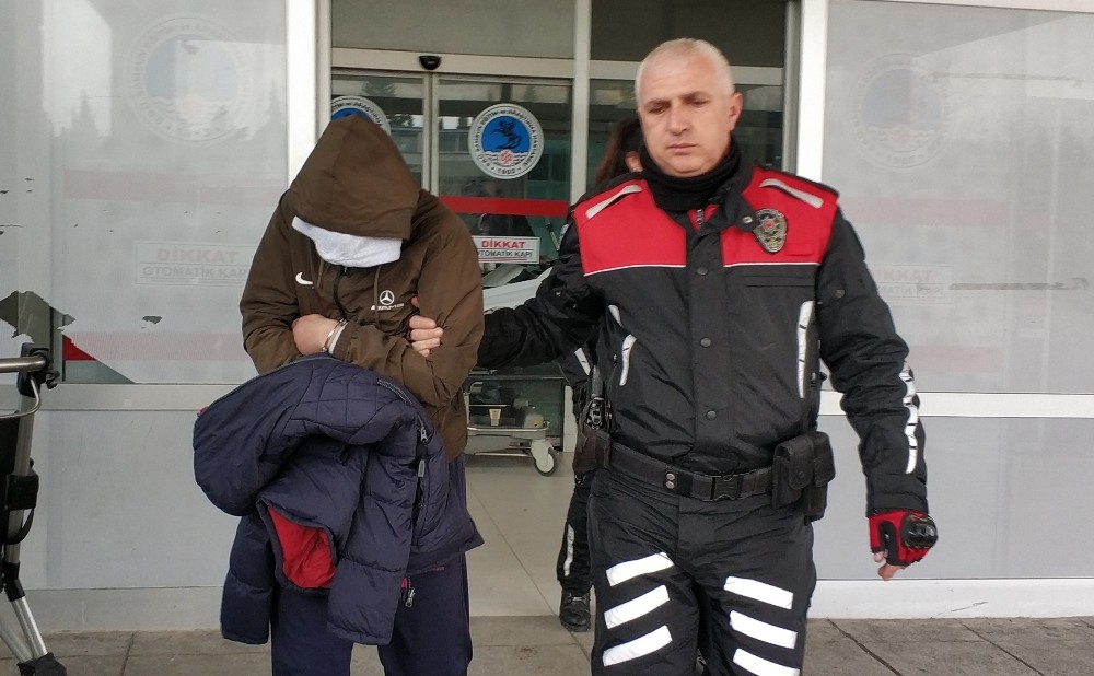 Polisten kaçan araçta uyuşturucu özellikli ilaç ele geçirildi 