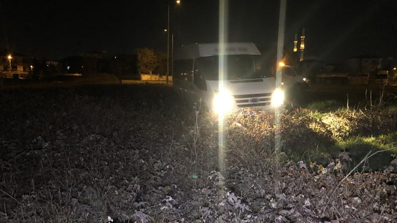 Polisten kaçarken tarlaya girdi