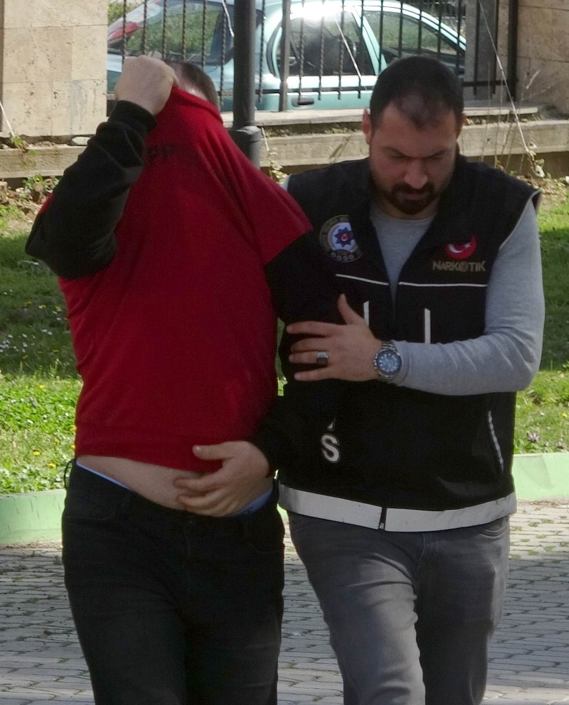 Polisten kaçarken yanan araçtaki 5 kilo bonzai ile ilgili sürücü adliyeye sevk edildi 