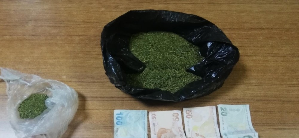 Polisten kaçmaya çalıştı, 150 gram esrarla yakalandı 