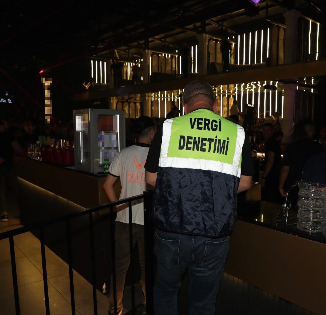 Polisten, SGK ve Maliye personeliyle denetim