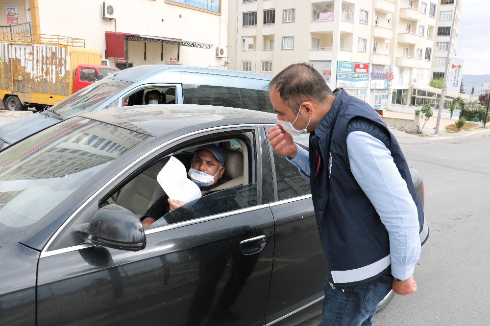 Polisten sokağa çıkma kısıtlaması denetimi 