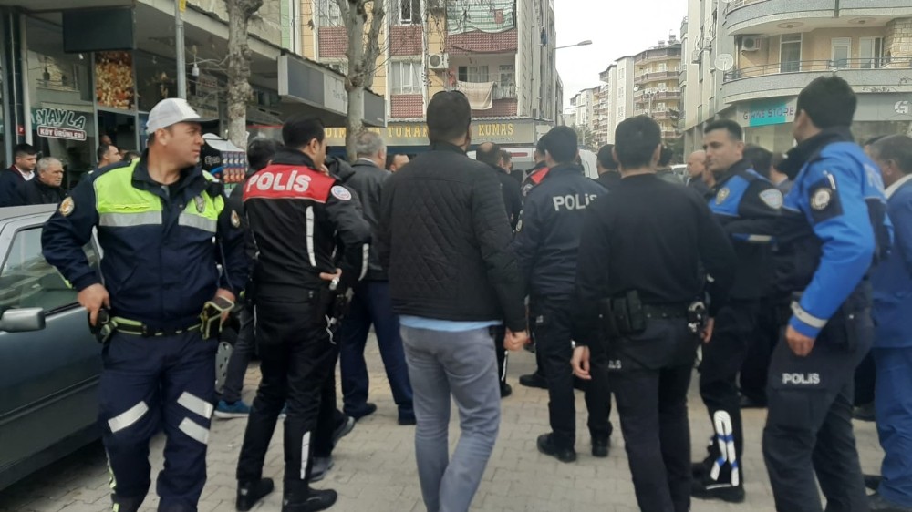Polisten sokak kavgasına biber gazlı müdahale 