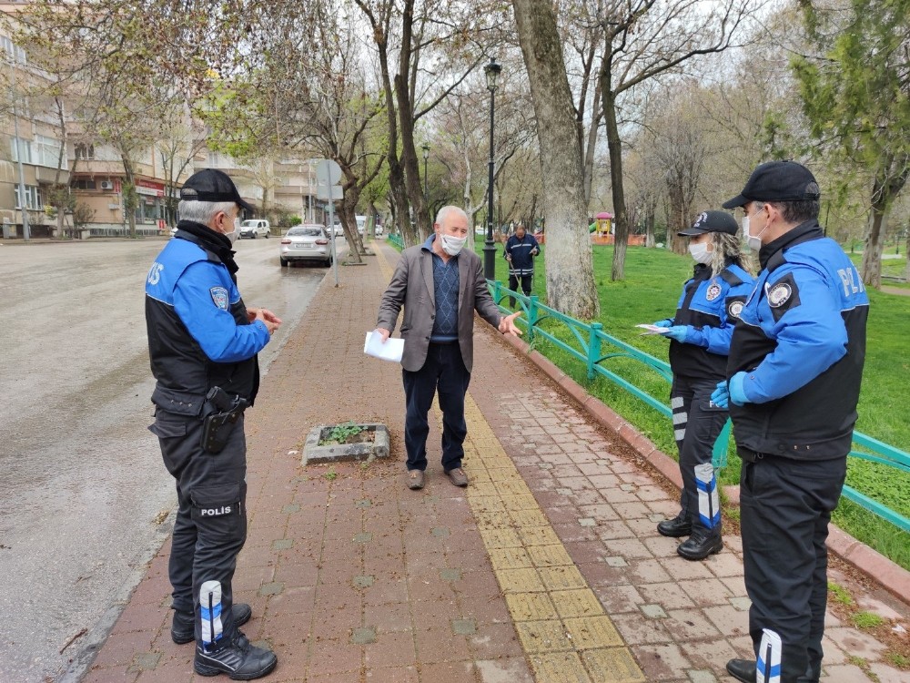 Polisten vatandaşa klipli ’evde kal’ çağrısı 