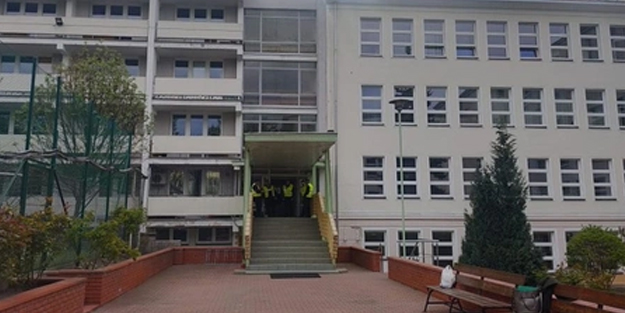 Polonya, dikkat çeken kararını açıkladı: Rusya'nın yasadışı lise okulu binasına el koydu, Hazine'ye gidecek