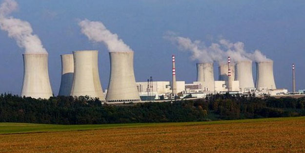 Polonya iki nükleer santral birden inşa edecek