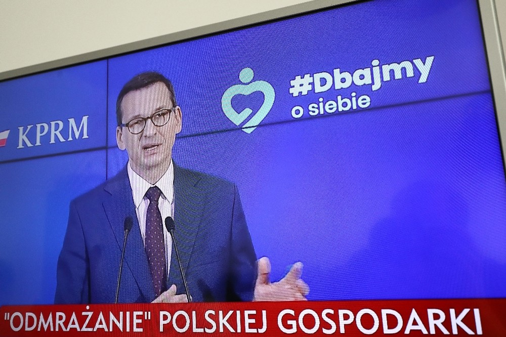 Polonya, korona virüs önlemlerinin gevşetilmesinde üçüncü aşamaya geçiyor 