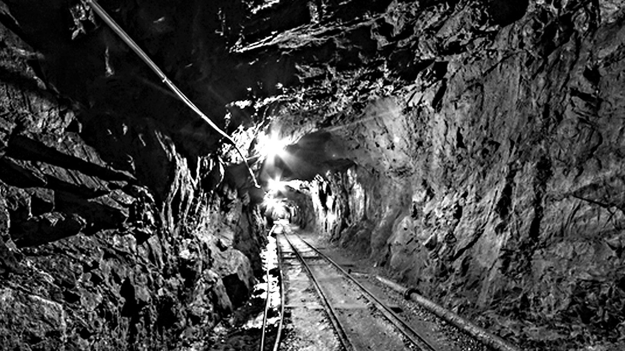 Polonya'da maden ocağında patlama! Yerin 850 metre altında: 1 Ölü