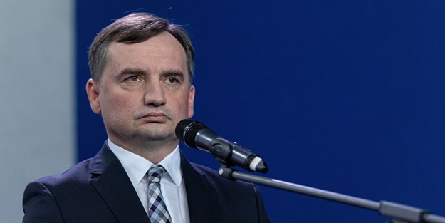 Polonya'dan LGBT'ye tokat: İzin verilmeyecek