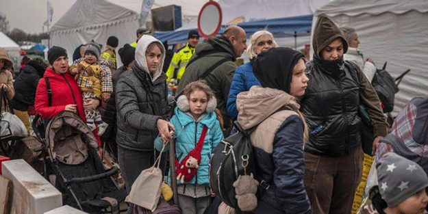Polonya’ya geçen binlerce kişi Ukrayna’ya geri döndü