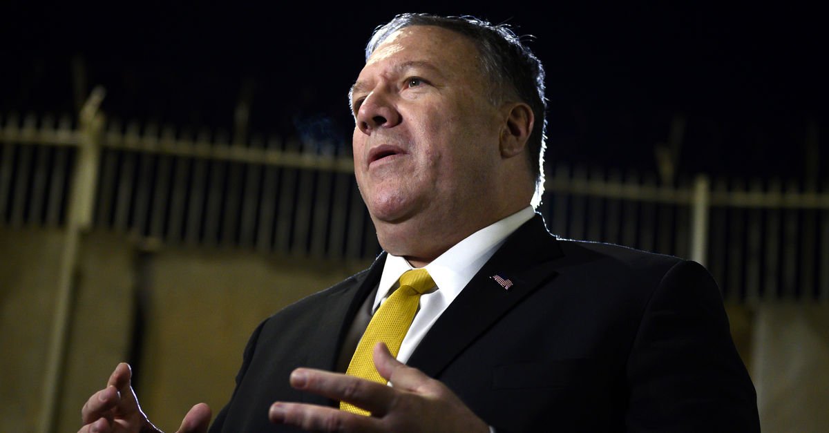 Pompeo: Venezuela'dan diplomatlarımızı çekmeyeceğiz