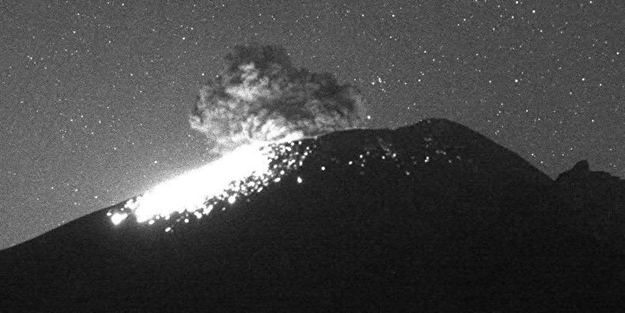 Popocatepetl Yanardağı’nda küller bin 100 metre yüksekliğe kadar ulaştı!