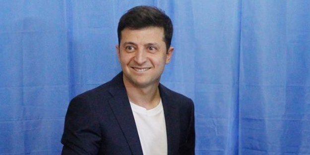 Poroşenko hezimete uğradı! Yüzde 73 oy oranıyla seçimi kazandı