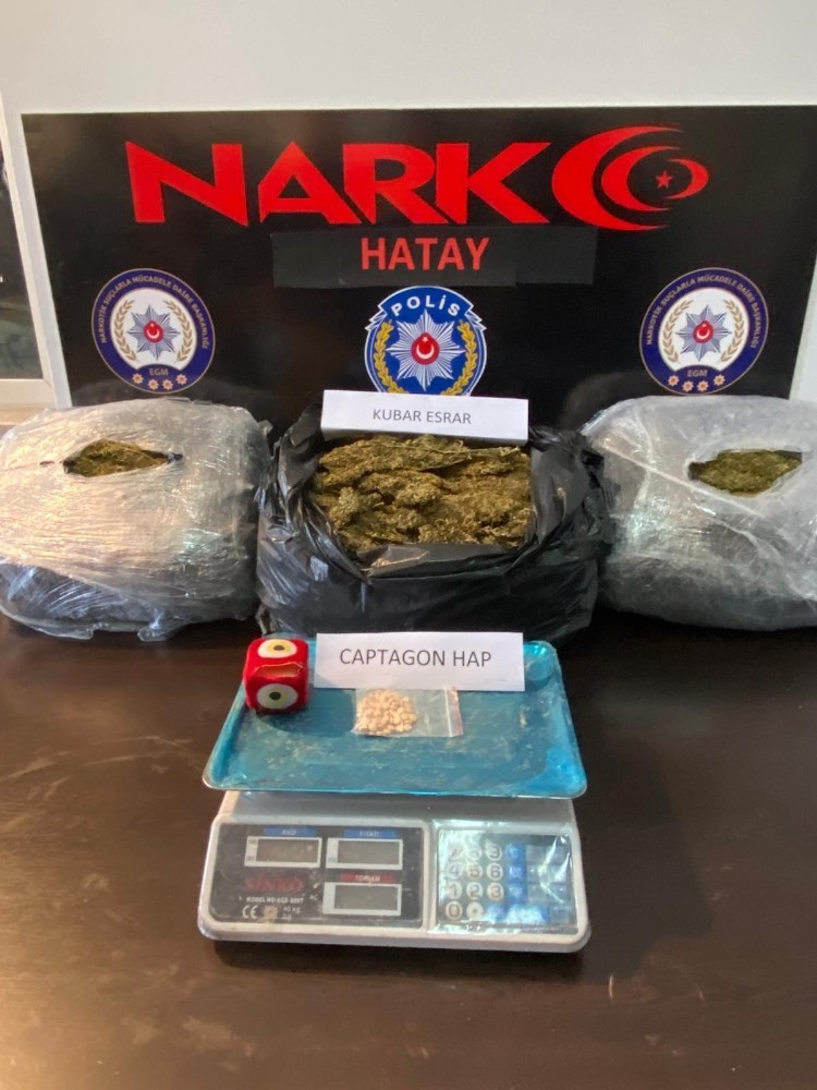Portakal kasaları arasından 13 kilogram esrar çıktı 