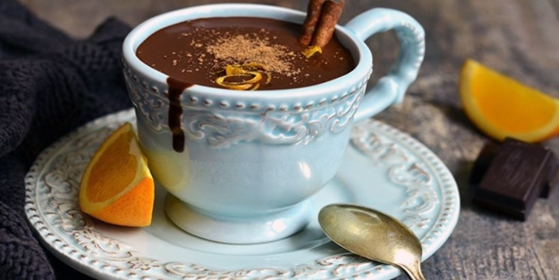 Portakallı sıcak çikolata nasıl yapılır?