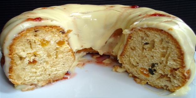 Portakallı ve beyaz çikolatalı kek