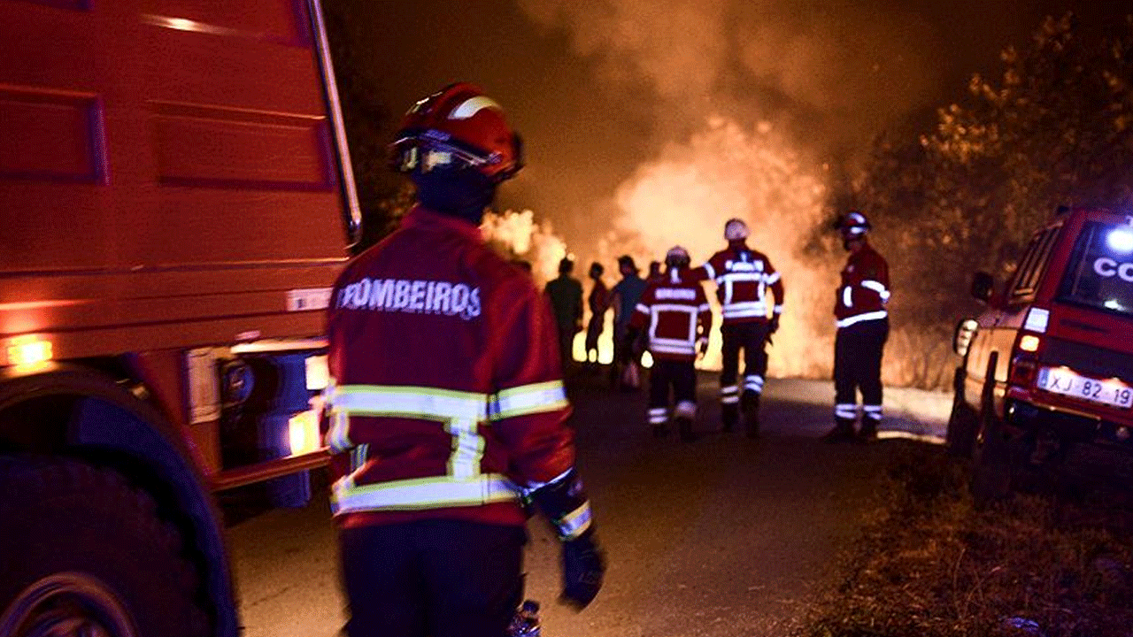Avrupa ülkesinde itfaiyeciler ayaklandı