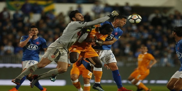 Porto şampiyonluk yolunda ağır yaralı!