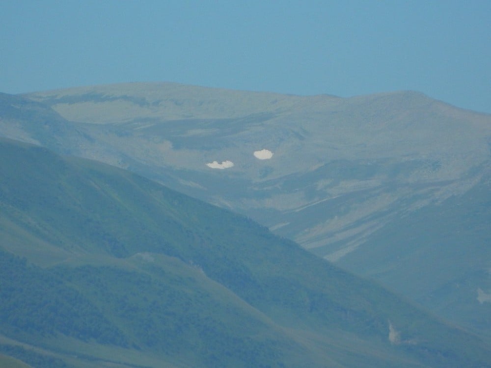 Posof yaylalarında kar kalmadı 