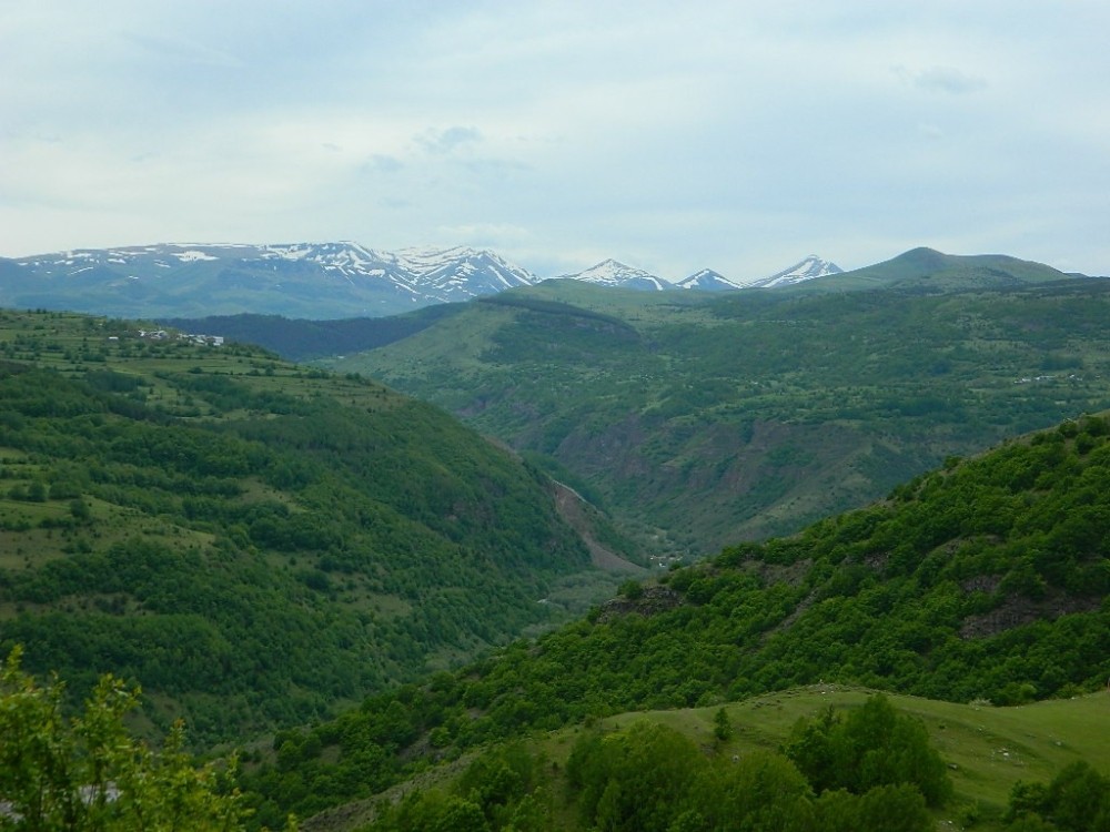 Posof’ta bahar bir başka güzel 