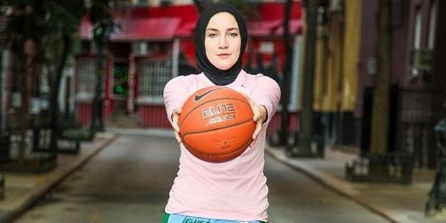 Yasak kalktı! İşte ilk başörtülü basketbolcu...