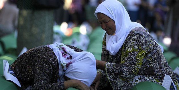Potoçari’de gözyaşı ve hüzün