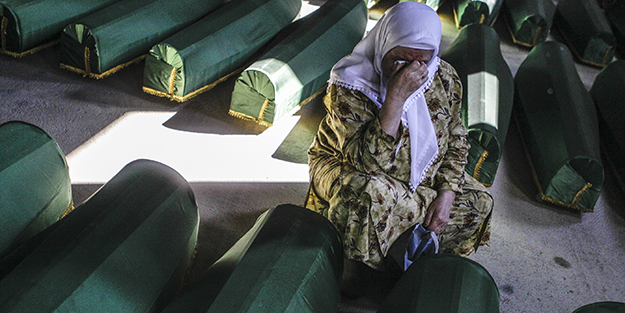 Potoçari’de gözyaşı ve hüzün hakim