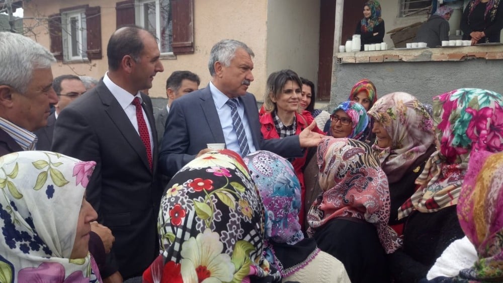 Pozantı’da çiftçiye çilek fidesi dağıtıldı 