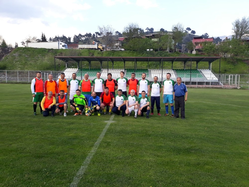 Pozantı’da veteranlar maçı 