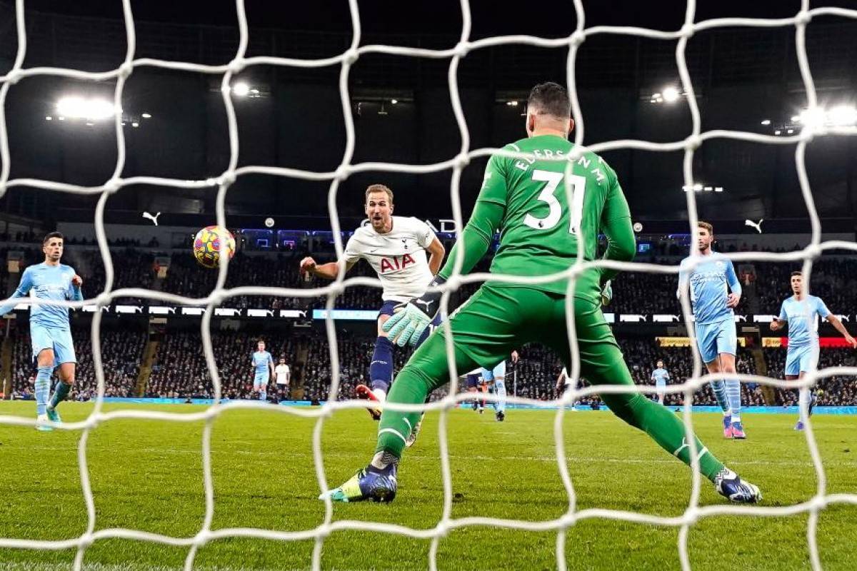 Premier Lig'de liderlik yarışı kızışıyor