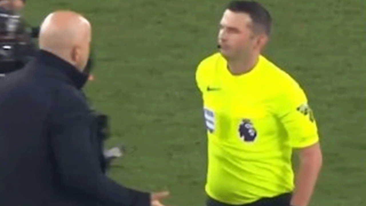 Premier Lig'e damga vuran olay: Böyle kırmızı kart futbol tarihinde görülmedi!