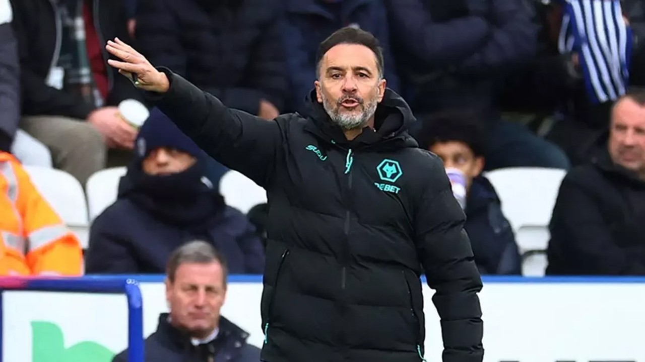 Premier Lig’e harika başladı! Eski Fenerbahçeli Manchester United'ı devirdi