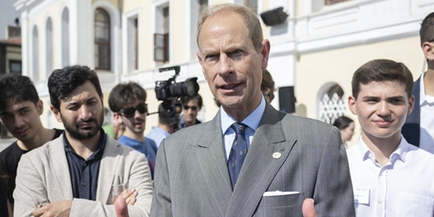 Prens Edward, Kabataş Erkek Lisesi'nde öğrencilerle buluştu