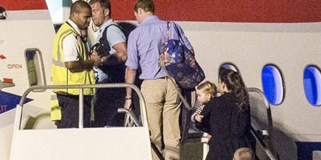 Prens William'ın uçağa binmesi olay oldu!