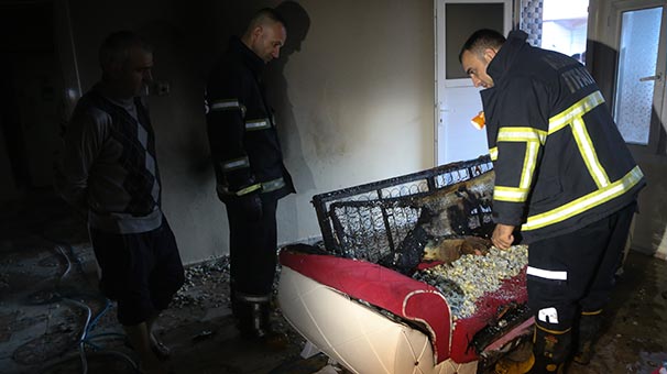 Prize takılı taşınabilir şarj cihazı patladı