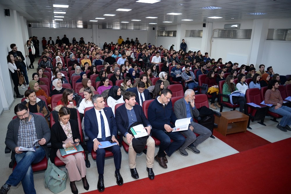 Prof. Arı: “Göç sadece Türkiye’nin meselesi değil” 